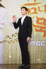 组图：《金子》发布 韩智慧携手延政勋谈情