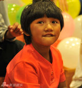 幻灯组图：新七小福儿童节与孤儿录制亚运歌曲