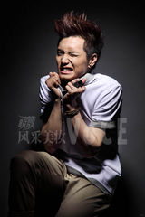 组图：至上励合拍时尚大片 显露熟男气质