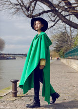 组图：周笔畅巴黎拍写真 摘掉眼镜显法式优雅