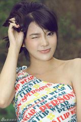 组图：张璇夏日写真清新灵动 甜美女孩烂漫率真