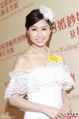 组图：胡定欣披婚纱走秀 曝男友仍未求婚