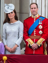 组图：英国皇家骑兵卫队阅兵王妃优雅