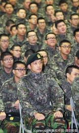 组图：Rain新兵军训正襟危坐 行军礼英姿飒爽