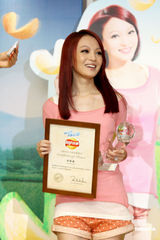 高清组图：张韶涵毛遂自荐 为王力宏拍戏无底线