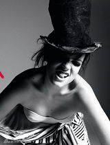 幻灯图集：莉莉-艾伦烟熏妆登上《时尚芭莎》