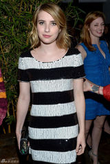 高清组图：艾玛-罗伯兹黑白条亮片礼服亮相