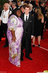 高清图：加布蕾-丝迪贝紫色长裙大走民族风