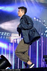 组图：陈冠希歌手身份复出 大唱周杰伦创作新歌