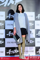 组图：金泰熙尹恩惠等亲临韩片《嫌疑犯》试映