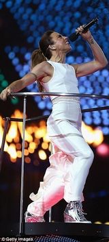 组图：伦敦闭幕式现场 辣妹合体贝嫂抢眼