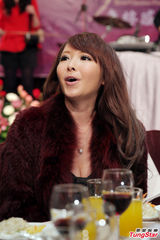 组图：Makiyo筹备新专辑波涛汹涌性感回归