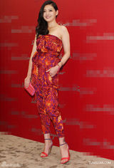 组图：大S笑称结婚1年与老公变熟 造人大计要随缘