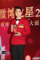 组图：张智霖拍亲热戏不报备 乐易玲支持峥泽恋