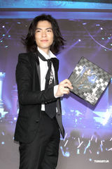 高清：萧敬腾推出“洛克先生”演唱会DVD