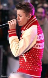 组图：贾斯汀-比伯献唱今日秀亚瑟小子同台助阵