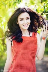 组图：张萌拍唯美清新大片 散发初夏沁人清香