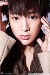 幻灯图：男版范冰冰退出快男 男装大片力证非伪娘