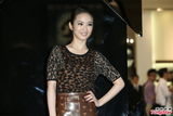 组图：林依晨透明皮裙亮相 豹纹上衣抢镜
