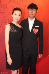 高清：高圆圆刘晓庆助阵慈善大典 董洁夫妇恩爱登场