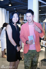 组图：尹施允李玹雨等众韩星为潮牌店站台