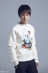 组图： 陈威翰写真化身阳光邻家男孩