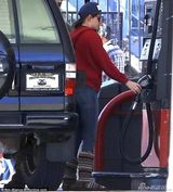 组图：暮光女圣诞获帕丁森赠雪地靴 疑再次复合