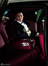 组图：丁子峻神秘大片 欧美王子优雅登场