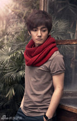 组图：洪连城黑白灰系写真时尚帅气