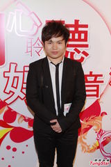 组图：《好声音》香港开唱 赵露走光露底