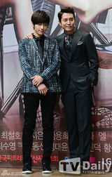 组图：《单身女》发布 李秉宪美娇妻演失婚女