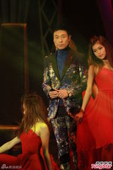 组图：慈善晚会谭咏麟等献唱 港姐冠军亮相庆功