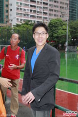 组图：霍启刚霍启山心情大好 否认成立教学基金