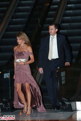 组图：晶刚压轴婚礼收官 宾客拎着回礼相继离场