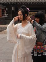 幻灯：戚薇《回马枪》变身古代侠女 造型犀利