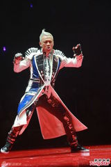 高清图：郭富城透视装秀胸肌 演唱会虚惊一场