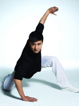 高清图：田亮写真打造功夫小生 身手不凡帅气动感