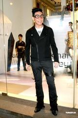 高清组图：范冰冰低胸白裙开幕酒会秀性感