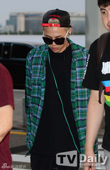 组图：BigBang成员GD与f(x)休闲装扮赴美