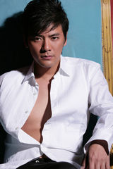 组图：多面吴庆哲新写真 偶像小生展示型男实力