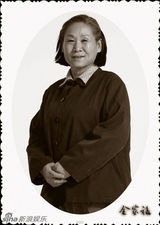 高清：《全家福》怀旧剧照曝光 王茜华带婆婆改嫁