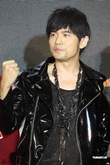 组图：周杰伦否认追唐贝欣 称与狗仔是“七年之痒”