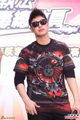 组图：潘玮柏帅气亮相 呼吁大家远离毒品