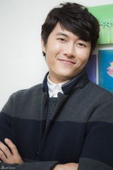 高清组图：韩星在熙对话新浪娱乐