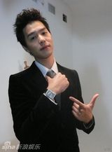 组图：六款造型解读丁春诚的穿衣哲学