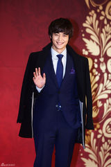 高清组图：李敏镐朴有天等助阵SBS演技大赏