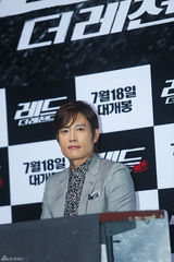 高清图：李秉宪首尔宣传《赤焰战场》一人撑场