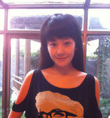 组图：《新还珠》主演幕后搞怪照 紫薇海陆扮鸟人