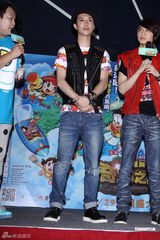 组图：JPM携机器猫做公益 第二张大碟筹备中