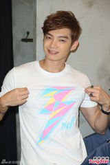 组图：辰亦儒返台会粉丝 期待重回歌手身份